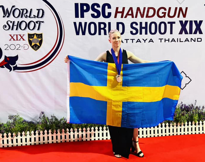 Cecilia Lindberg, Brons, Production Optics Lady